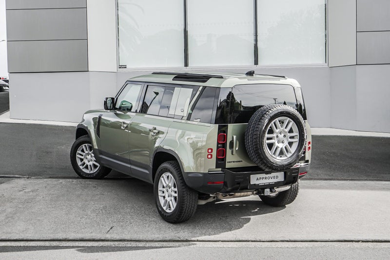 2024 Land Rover Defender 110 D240 S image 2