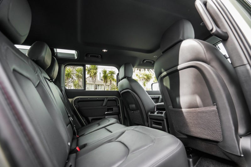 2024 Land Rover Defender 110 D240 S image 5