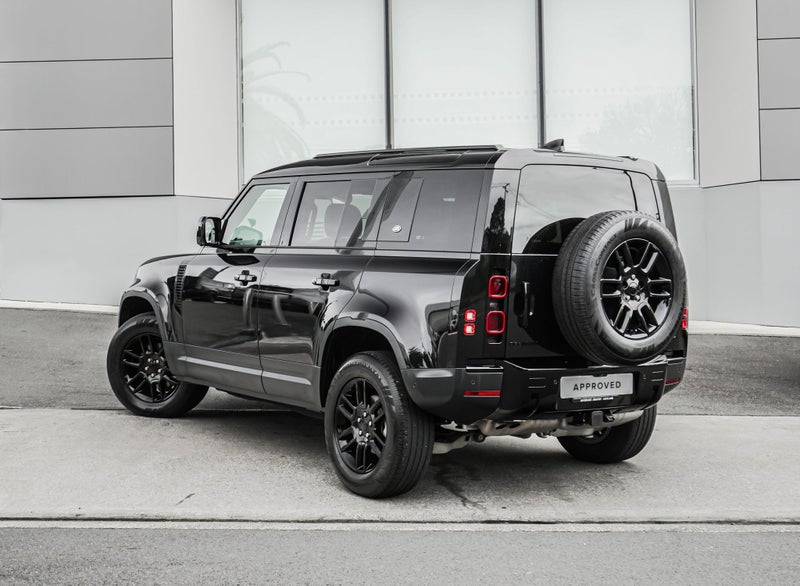 2024 Land Rover Defender 110 D240 S image 2
