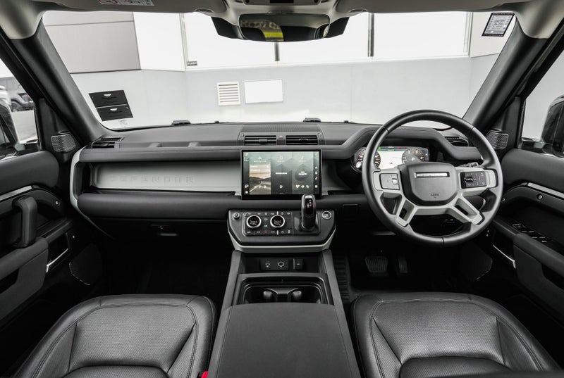 2024 Land Rover Defender 110 D240 S image 4