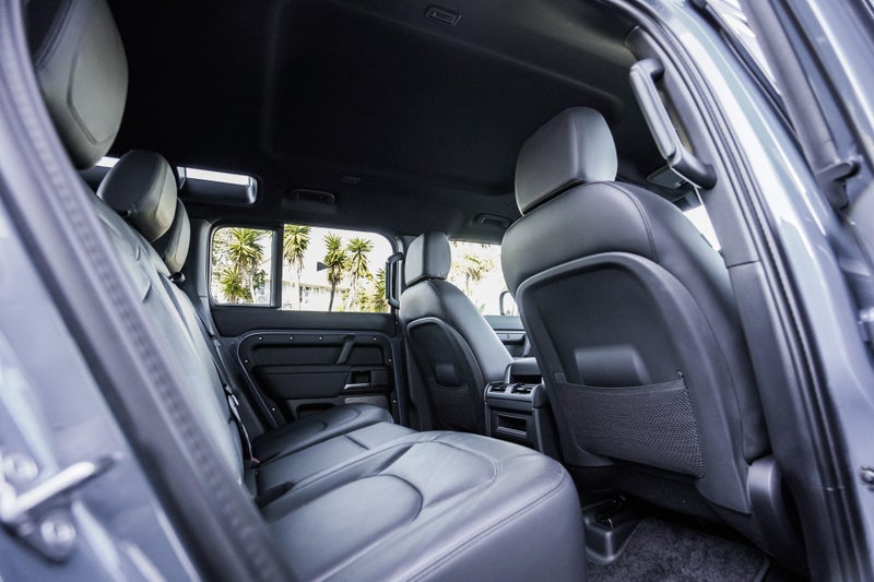 2024 Land Rover Defender 110 D250 S image 5