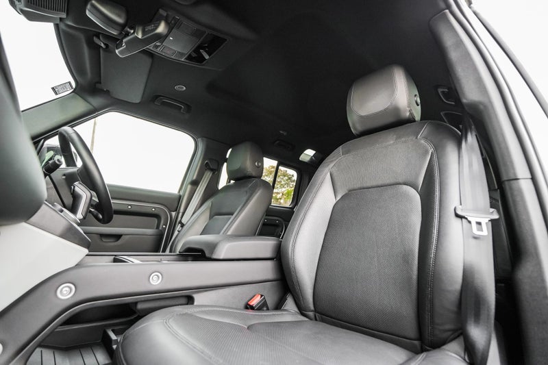2024 Land Rover Defender 110 D250 S image 3