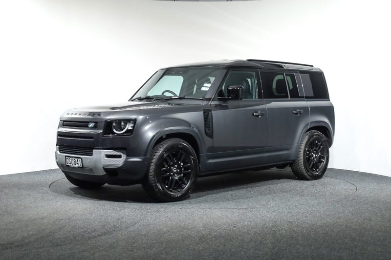 2024 Land Rover Defender 110 D250 S image 3