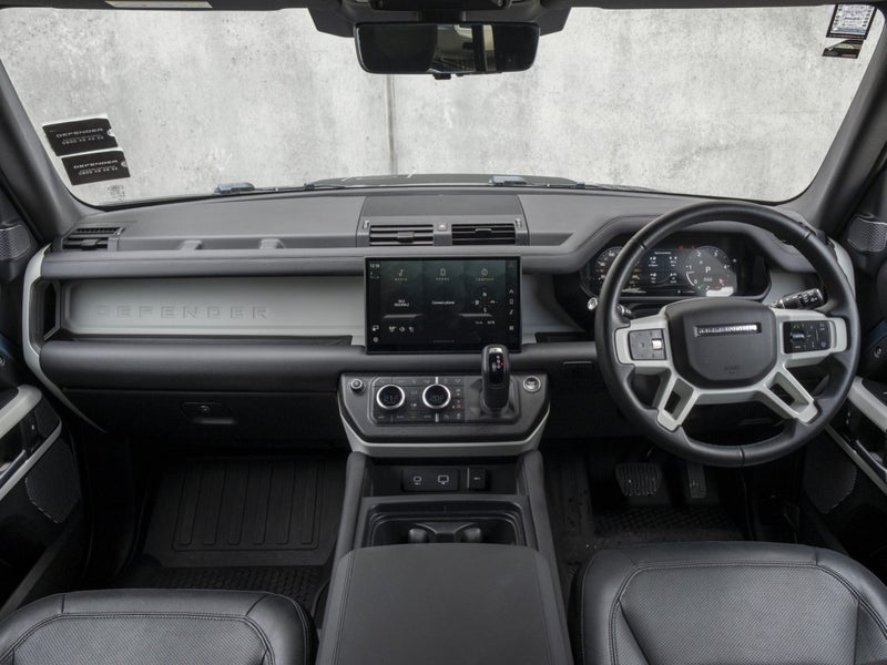 2024 Land Rover Defender 110 D300 SE image 4