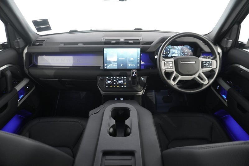 2024 Land Rover Defender 110 D300 SE, 221KW, 4W... image 4