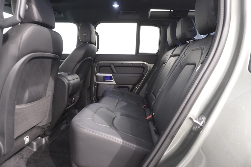 2024 Land Rover Defender 110 D300 SE, 221KW, 4W... image 5