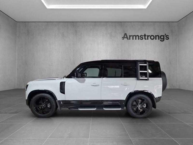 2024 Land Rover Defender 110 D300 X-DYNAMIC HSE image 5