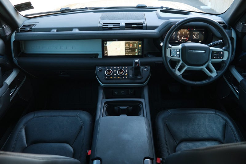 2024 Land Rover Defender 110 P400 SE image 5