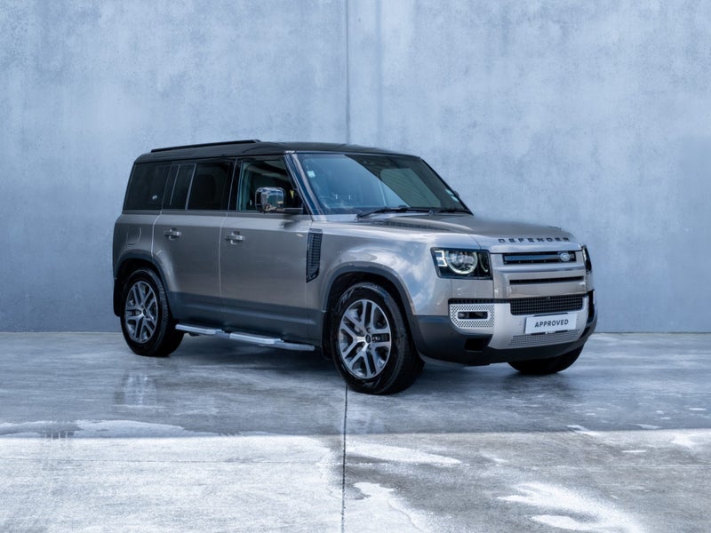 2024 Land Rover Defender 110 P400e HSE image 1