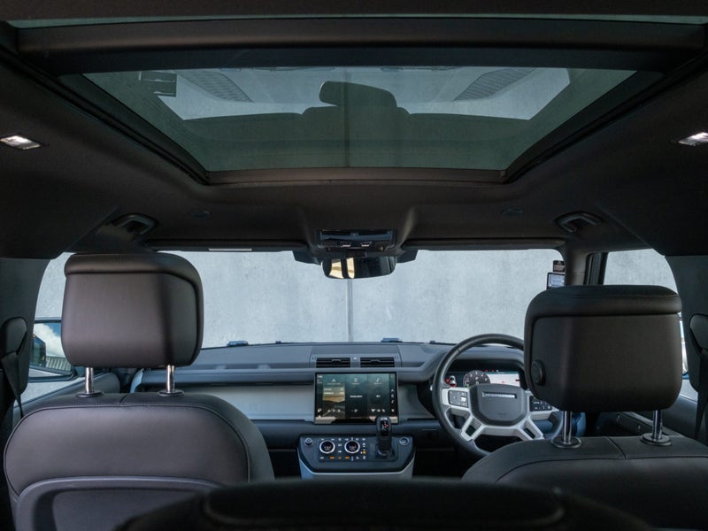 2024 Land Rover Defender 110 P400e HSE image 4