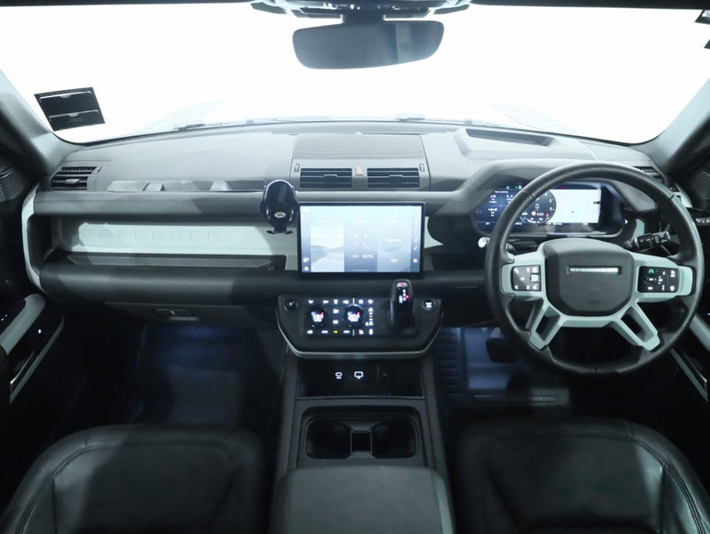 2024 Land Rover Defender 110 P400e HSE PHEV image 4