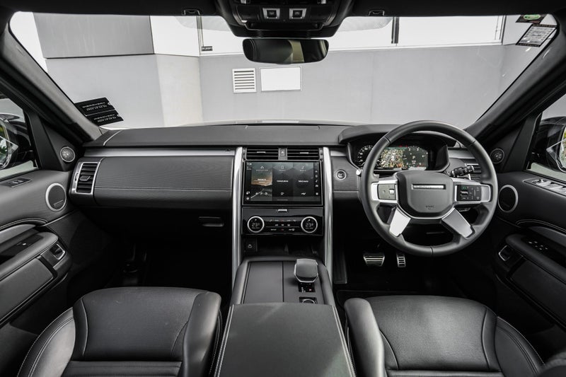 2024 Land Rover Discovery D250 Dynamic SE image 4
