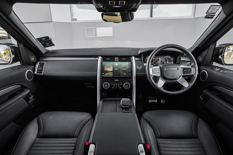 2024 Land Rover Discovery D250 Dynamic SE image 4