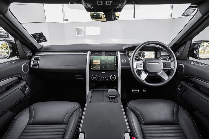 2024 Land Rover Discovery D250 Dynamic SE image 4