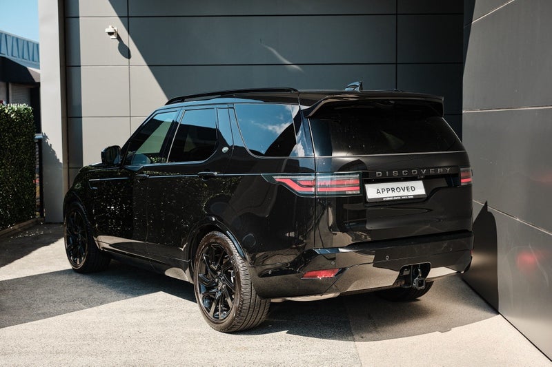2024 Land Rover Discovery D250 R-Dynamic SE image 2