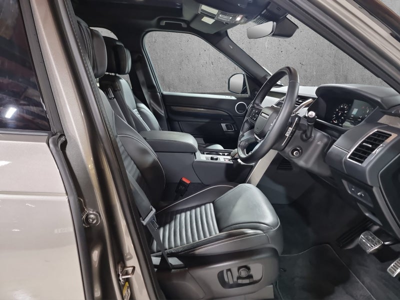 2024 Land Rover Discovery D300 R-DYNAMIC HSE image 2