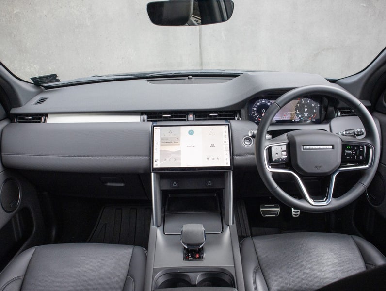2024 Land Rover Discovery Sport P250 Dynamic SE image 4