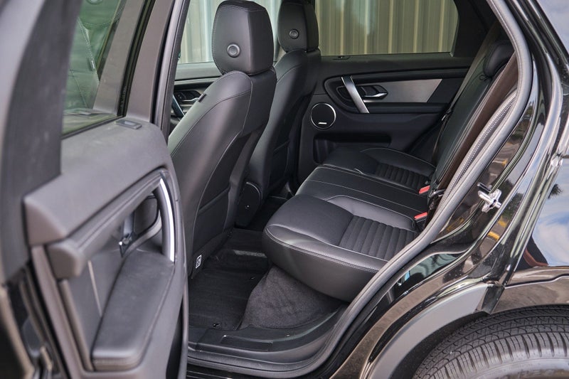 2024 Land Rover Discovery Sport P250 Dynamic SE image 3