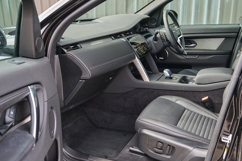 2024 Land Rover Discovery Sport P250 Dynamic SE image 5