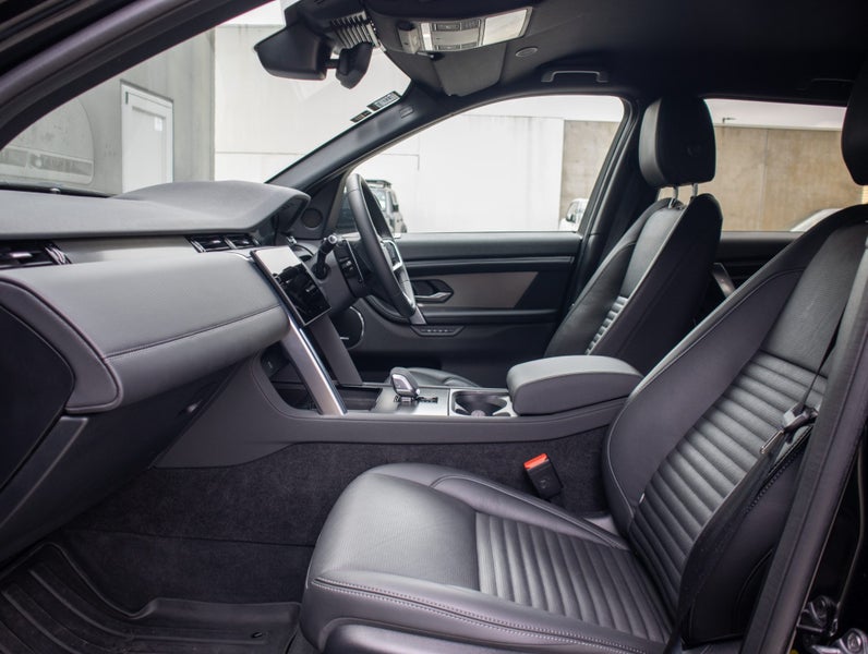 2024 Land Rover Discovery Sport P250 Dynamic SE image 3