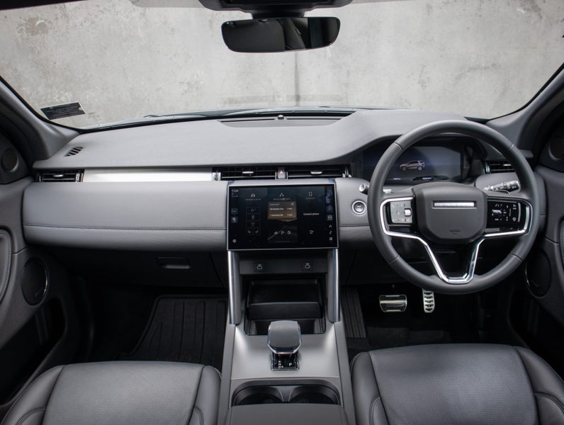 2024 Land Rover Discovery Sport P250 Dynamic SE image 4
