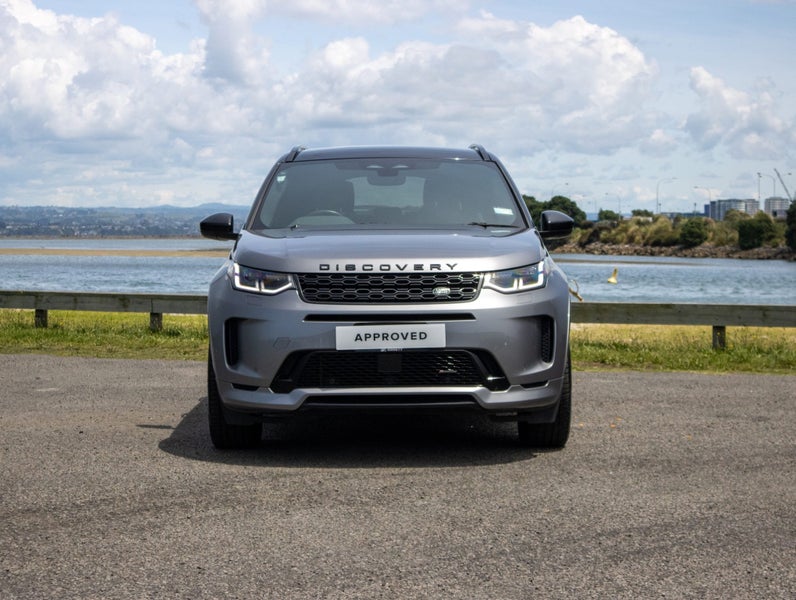 2024 Land Rover Discovery Sport P250 R-DYNAMIC SE image 2