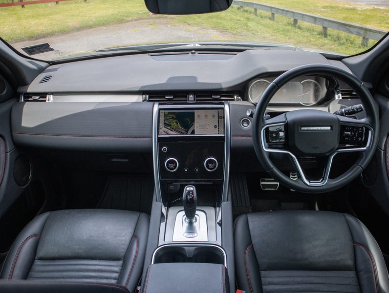 2024 Land Rover Discovery Sport P250 R-DYNAMIC SE image 4