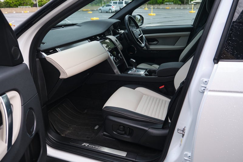 2024 Land Rover Discovery Sport P250 R-Dynamic SE image 5