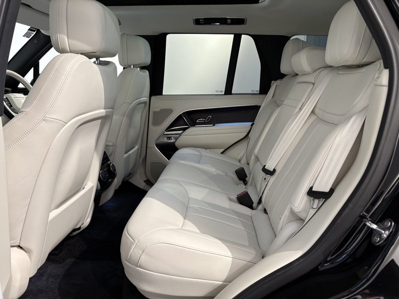 2024 Land Rover Range Rover D350 HSE, 4WD, 257K... image 5