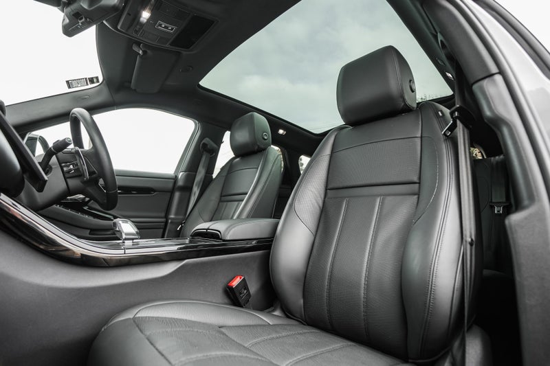 2024 Land Rover Range Rover Evoque P250 Dynamic... image 3