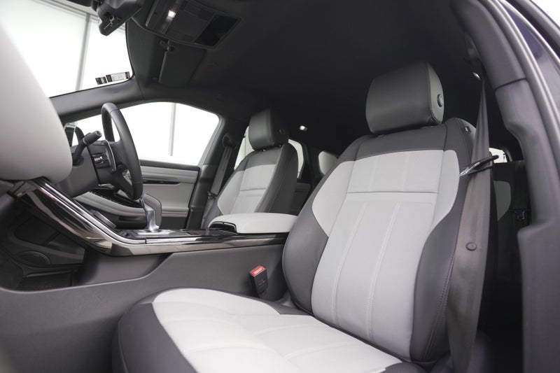 2024 Land Rover Range Rover Evoque P250 R-Dynam... image 3