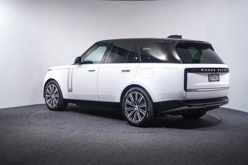 2024 Land Rover Range Rover P550e AUTOBIOGRAPHY... image 2