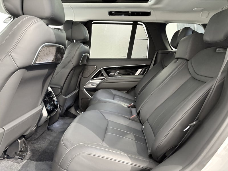 2024 Land Rover Range Rover P550e AUTOBIOGRAPHY... image 5