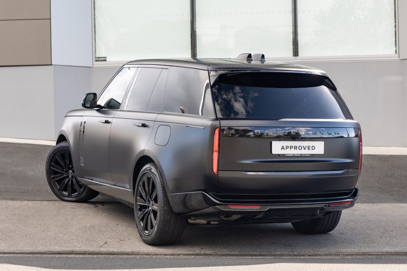 2024 Land Rover Range Rover P550e Autobiography... image 2