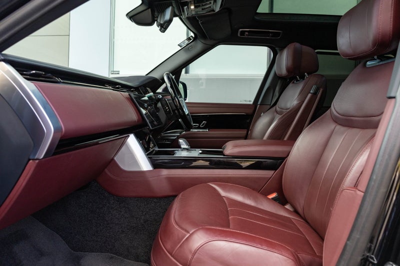 2024 Land Rover Range Rover P550e Autobiography... image 3