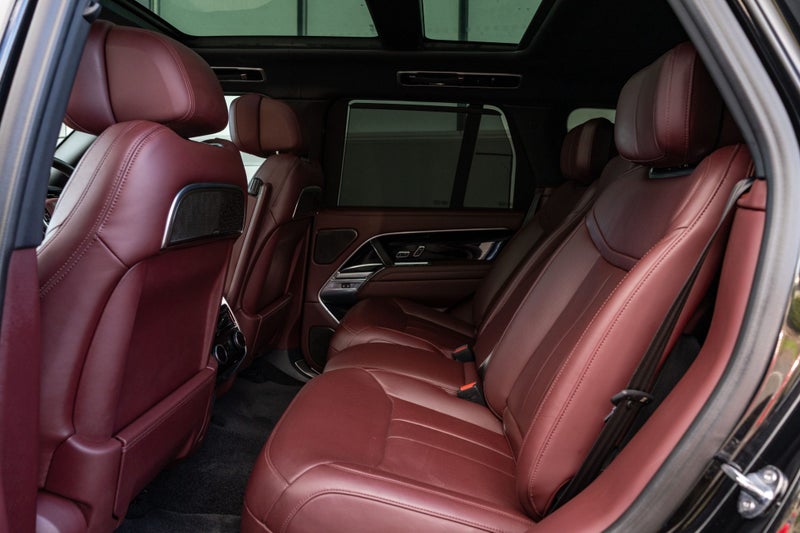 2024 Land Rover Range Rover P550e Autobiography... image 5