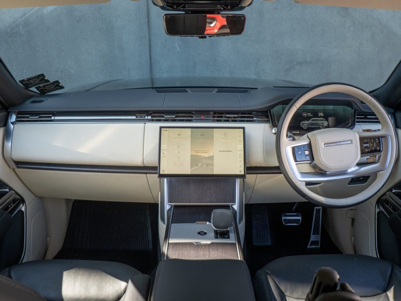 2024 Land Rover Range Rover P550e HSE SWB image 4