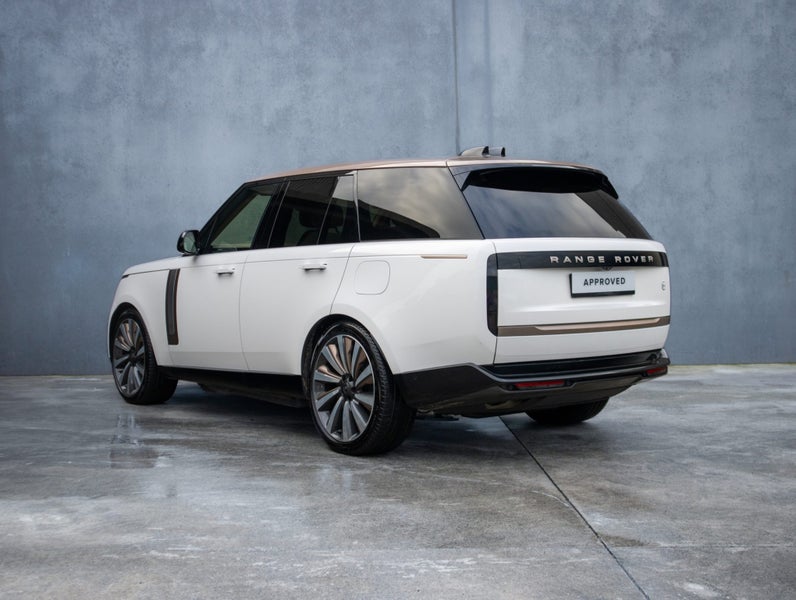 2024 Land Rover Range Rover P550e SV SWB image 2