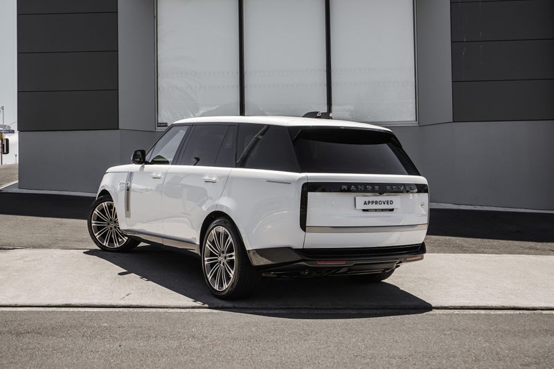 2024 Land Rover Range Rover P615 SV LWB image 2