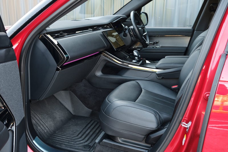 2024 Land Rover Range Rover Sport D350 Dynamic HSE image 3
