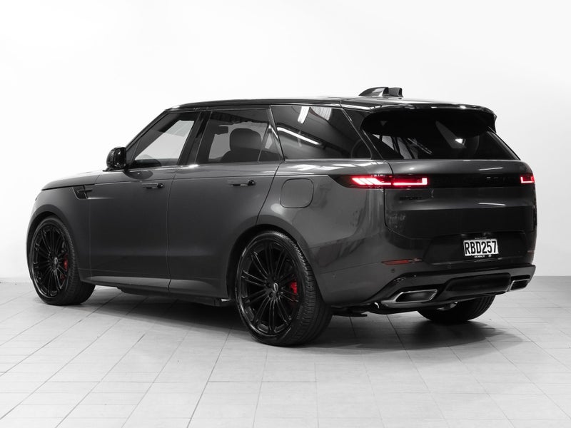 2024 Land Rover Range Rover Sport P460e Dynamic Se image 3
