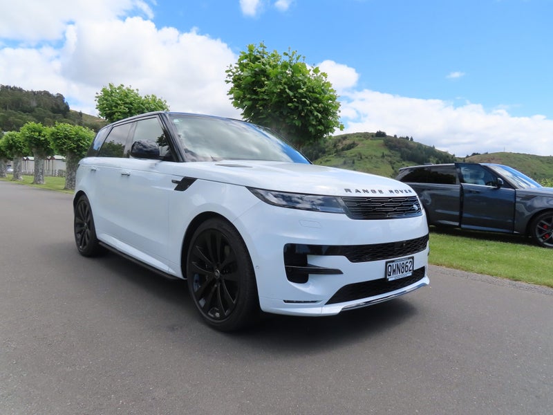 2024 Land Rover Range Rover Sport P460e Dynamic SE image 2