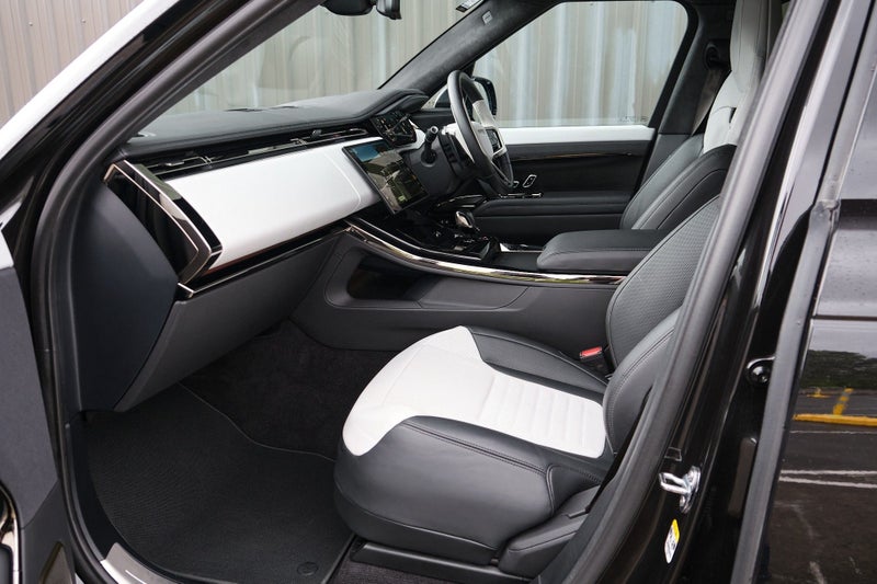 2024 Land Rover Range Rover Sport P635 SV Editi... image 3