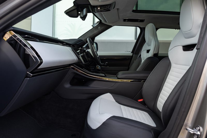 2024 Land Rover Range Rover Sport P635 SV Editi... image 3