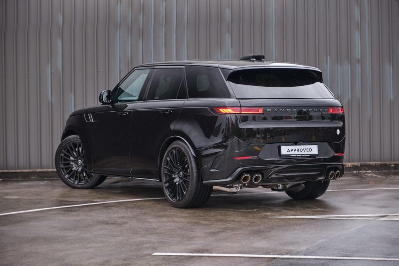 2024 Land Rover Range Rover Sport P635 SV Editi... image 2