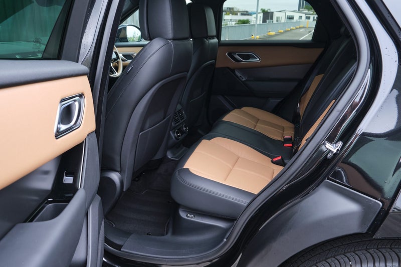 2024 Land Rover Range Rover Velar P400e Dynamic... image 4