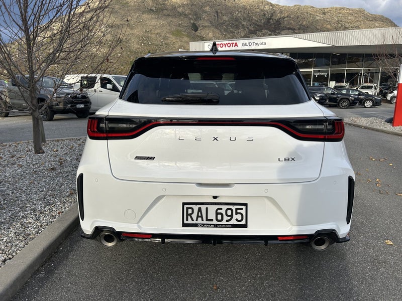 2024 Lexus LBX Morizo RR 1.6PT 8AT AWD SUV/5D/5... image 4