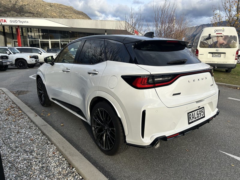 2024 Lexus LBX Morizo RR 1.6PT 8AT AWD SUV/5D/5... image 5