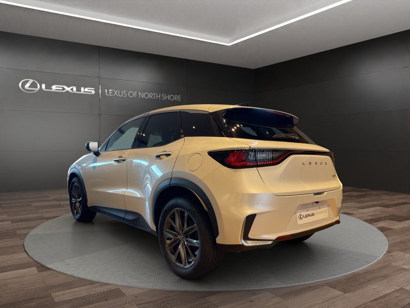 2024 Lexus LBX Relax 1.5L Hybrid 2WD SUV image 5