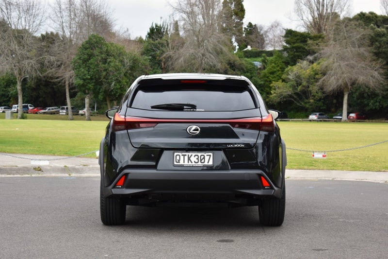 2024 Lexus UX 300e Premium BEV FWD SUV image 4